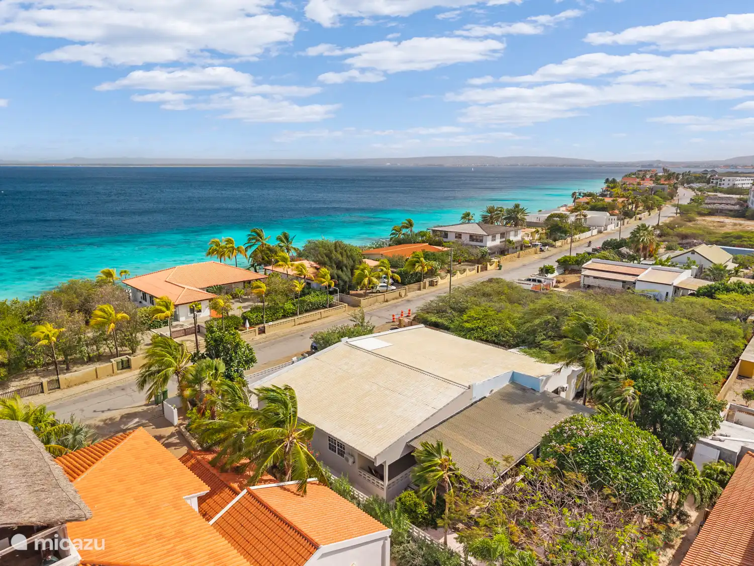 Luchtfoto van Kas Tres Sol en omgeving