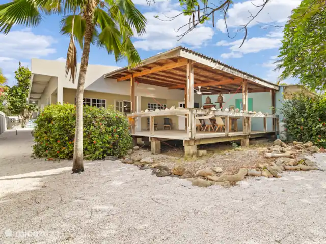 Kas Tres Sol | Bonaire, Bonaire, Belnem - maison de vacances Porche vu du jardin.