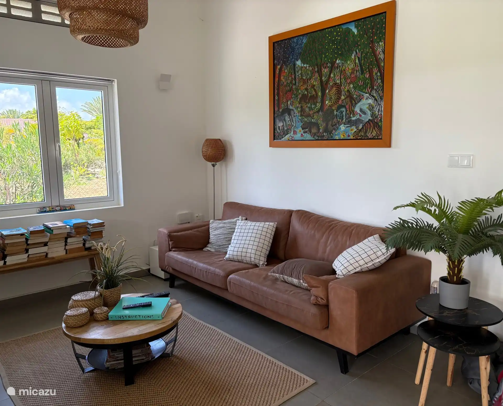 De gezellige woonkamer...