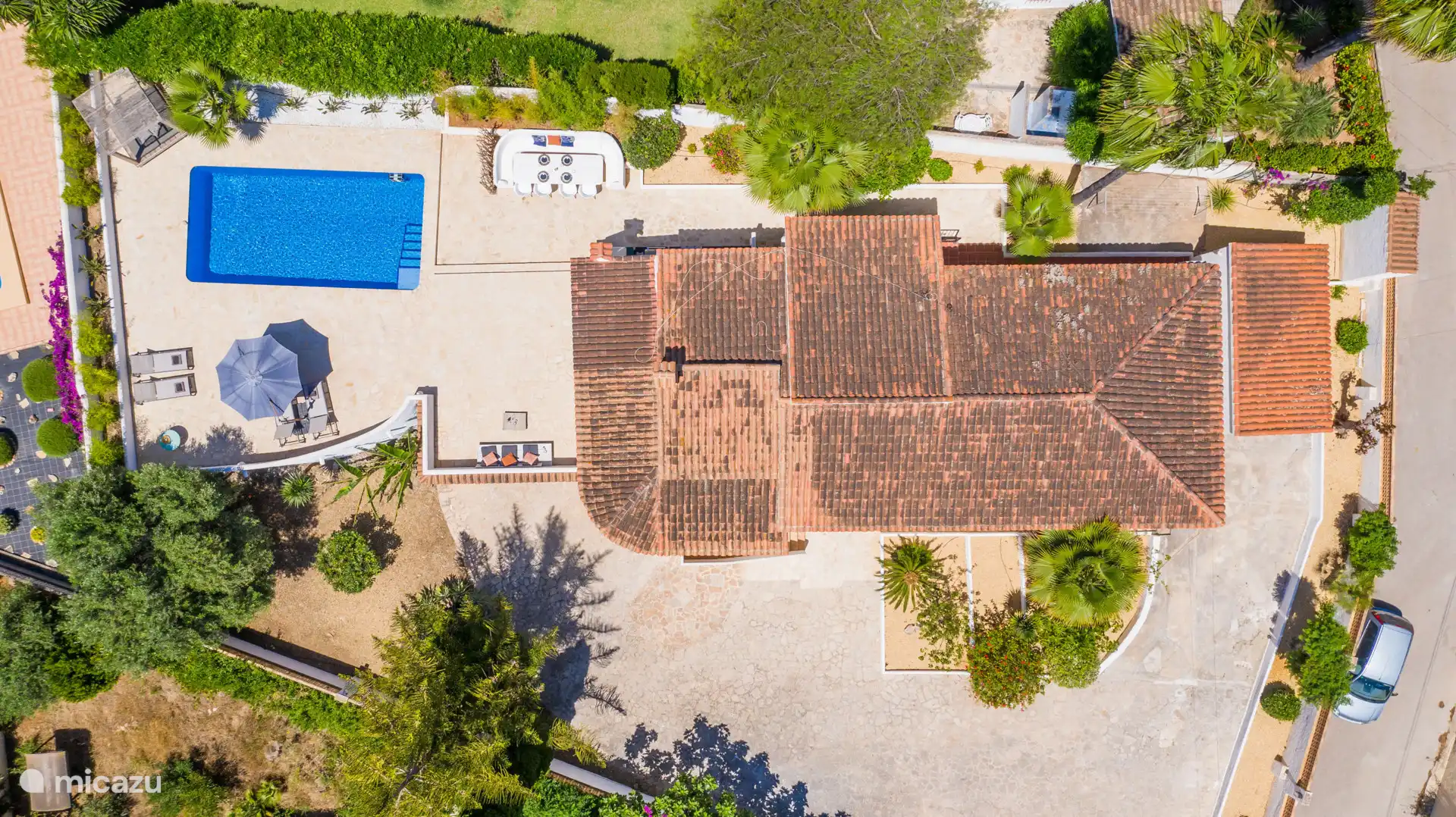 Der großzügige Garten von Casa Contenta