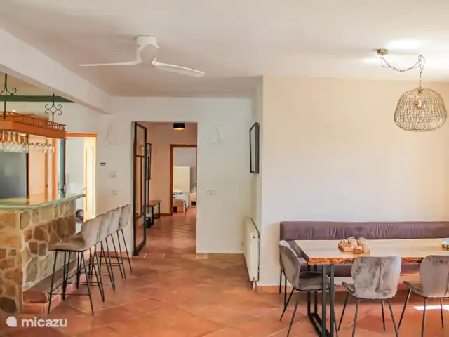 Casa Contenta en España, Costa Blanca, Moraira - villa El bar de la cocina ofrece comodidad.