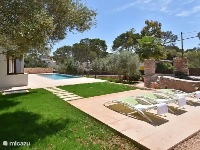 Villa Porto Petro | Espagne, Majorque, Portopetro - villa jardin. piscine et transats