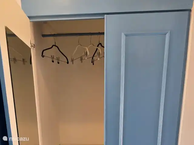 apartamento en Sudáfrica, Cabo Occidental, Somerset Oeste – El apartamento de vacaciones Lodge  Armario con mucho espacio para guardar tu ropa