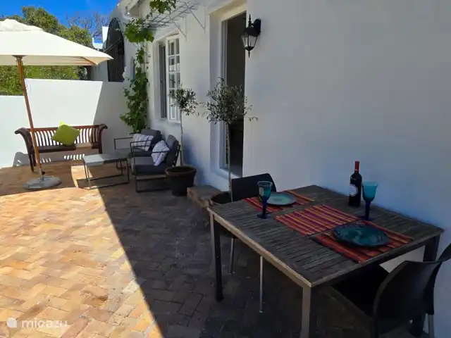 apartamento en Sudáfrica, Cabo Occidental, Somerset Oeste – El apartamento de vacaciones Lodge  Tomar una copa en tu propia terraza al sol