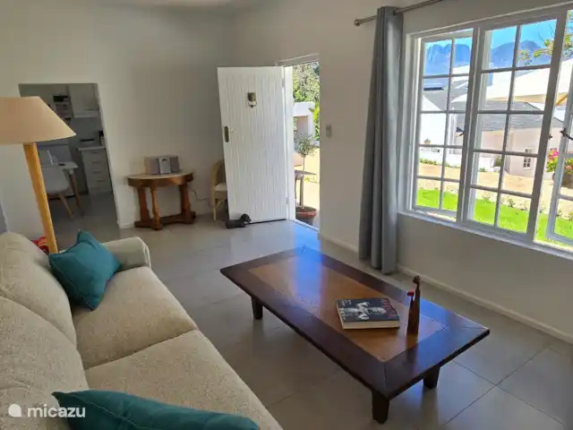 apartamento en Sudáfrica, Cabo Occidental, Somerset Oeste – El apartamento de vacaciones Lodge  Desde la sala de estar también tiene una hermosa vista al exterior