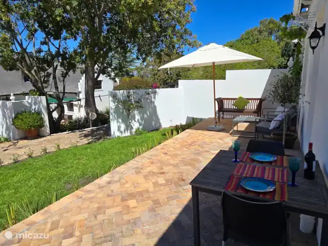 apartamento en Sudáfrica, Cabo Occidental, Somerset Oeste – El apartamento de vacaciones Lodge  Una hermosa vista de las montañas desde su terraza