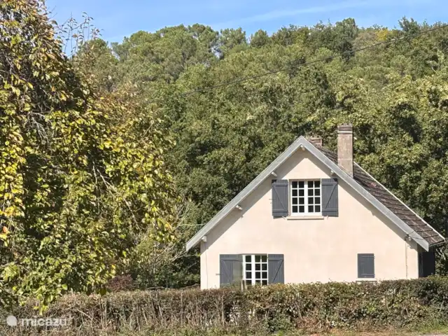 Location de Vacances France, Dordogne, Château-l'Évêque, villa - Hakuna-Matata à 8 min de Périgueux Villa Hakuna Matata 
Périgueux en