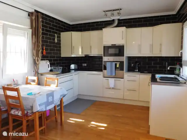 Casa La Marquesa Casa de Vacaciones en España, Costa Blanca, Rojales  - villa Cocina y comedor totalmente equipados.
