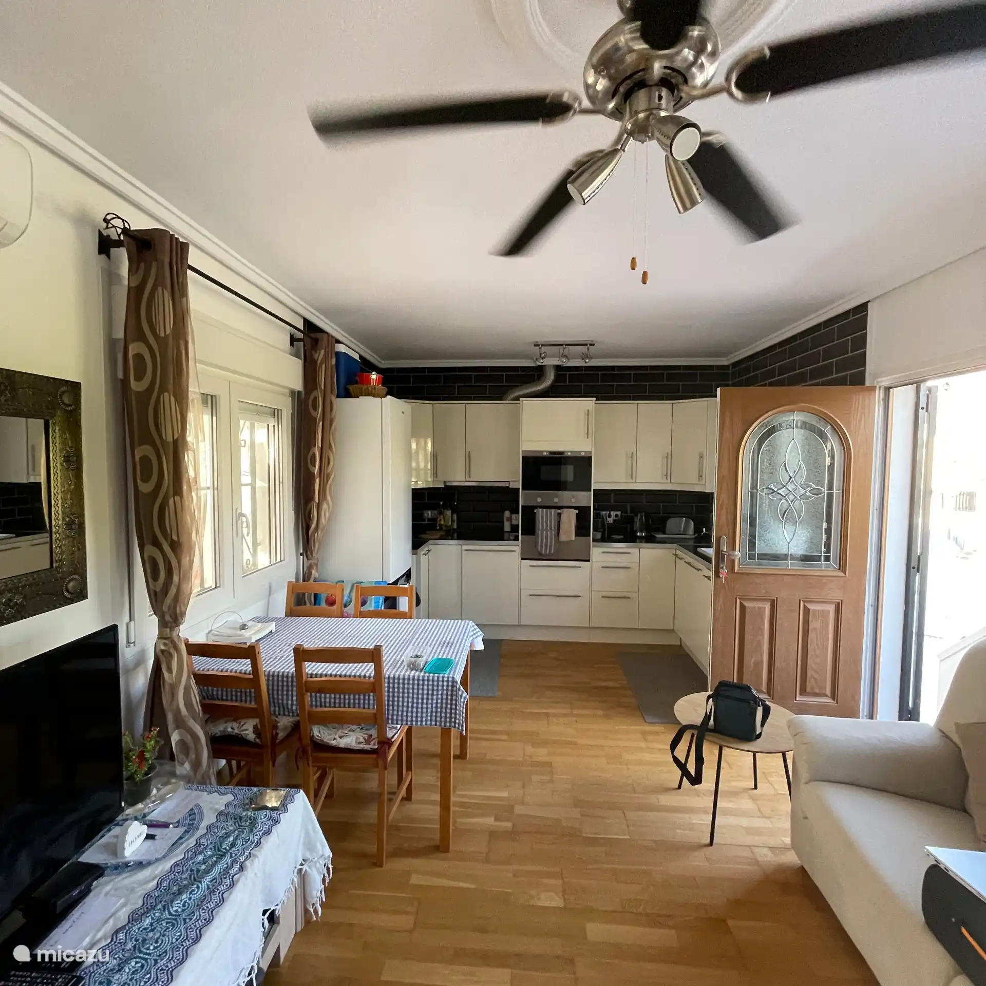 Offener Wohn-, Ess- und Küchenbereich