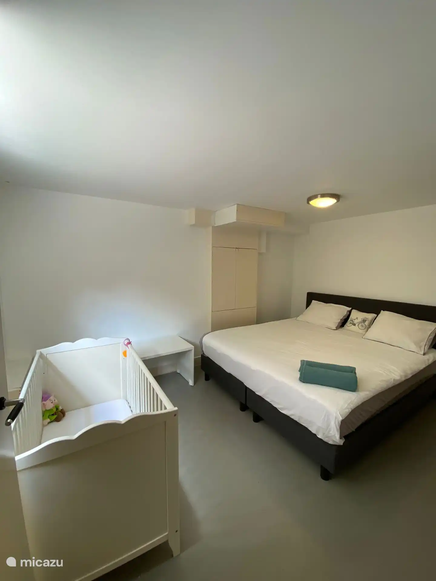 Schlafzimmer mit eigenem Bad 4