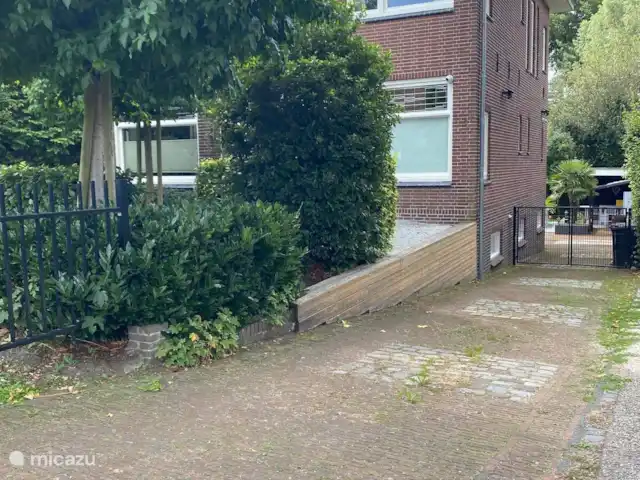 Location de Vacances Pays-Bas, Hollande méridionale, Zoetermeer, villa - Villa de luxe avec aire de jeux dans le centre Parking