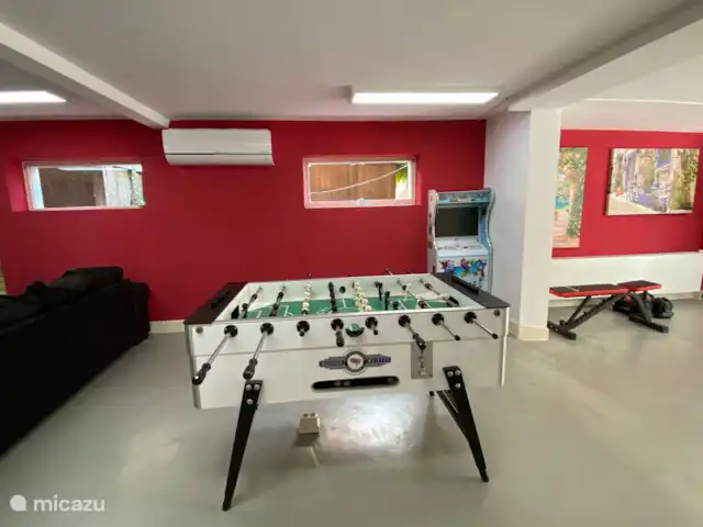 Location de Vacances Pays-Bas, Hollande méridionale, Zoetermeer, villa - Villa de luxe avec aire de jeux dans le centre Séjour sous-sol