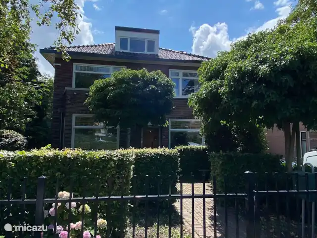 Location de Vacances Pays-Bas, Hollande méridionale, Zoetermeer, villa - Villa de luxe avec aire de jeux dans le centre Devant de la maison