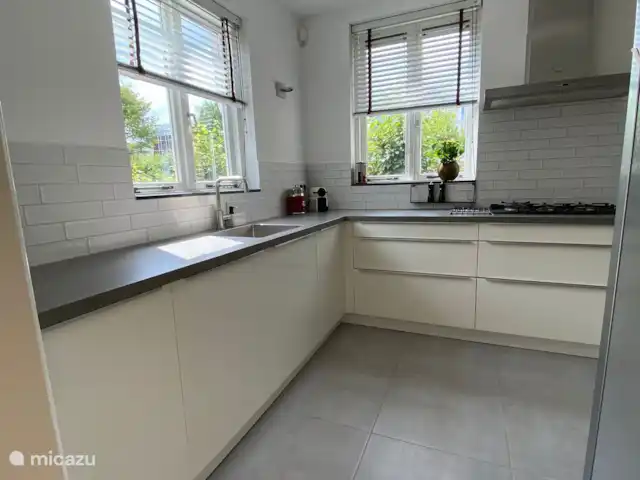 Location de Vacances Pays-Bas, Hollande méridionale, Zoetermeer, villa - Villa de luxe avec aire de jeux dans le centre cuisine