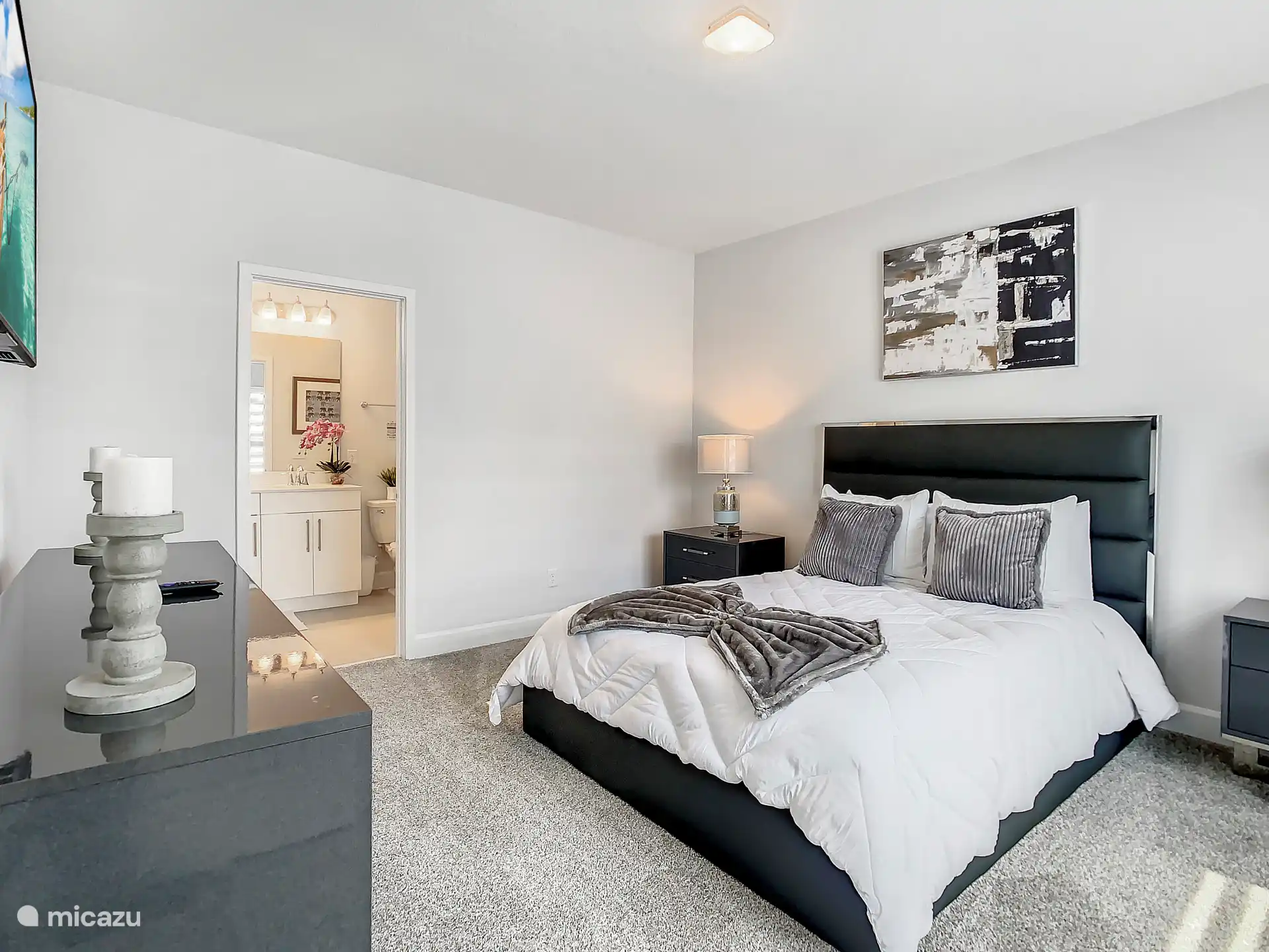 Schlafzimmer im Obergeschoss mit eigenem Bad