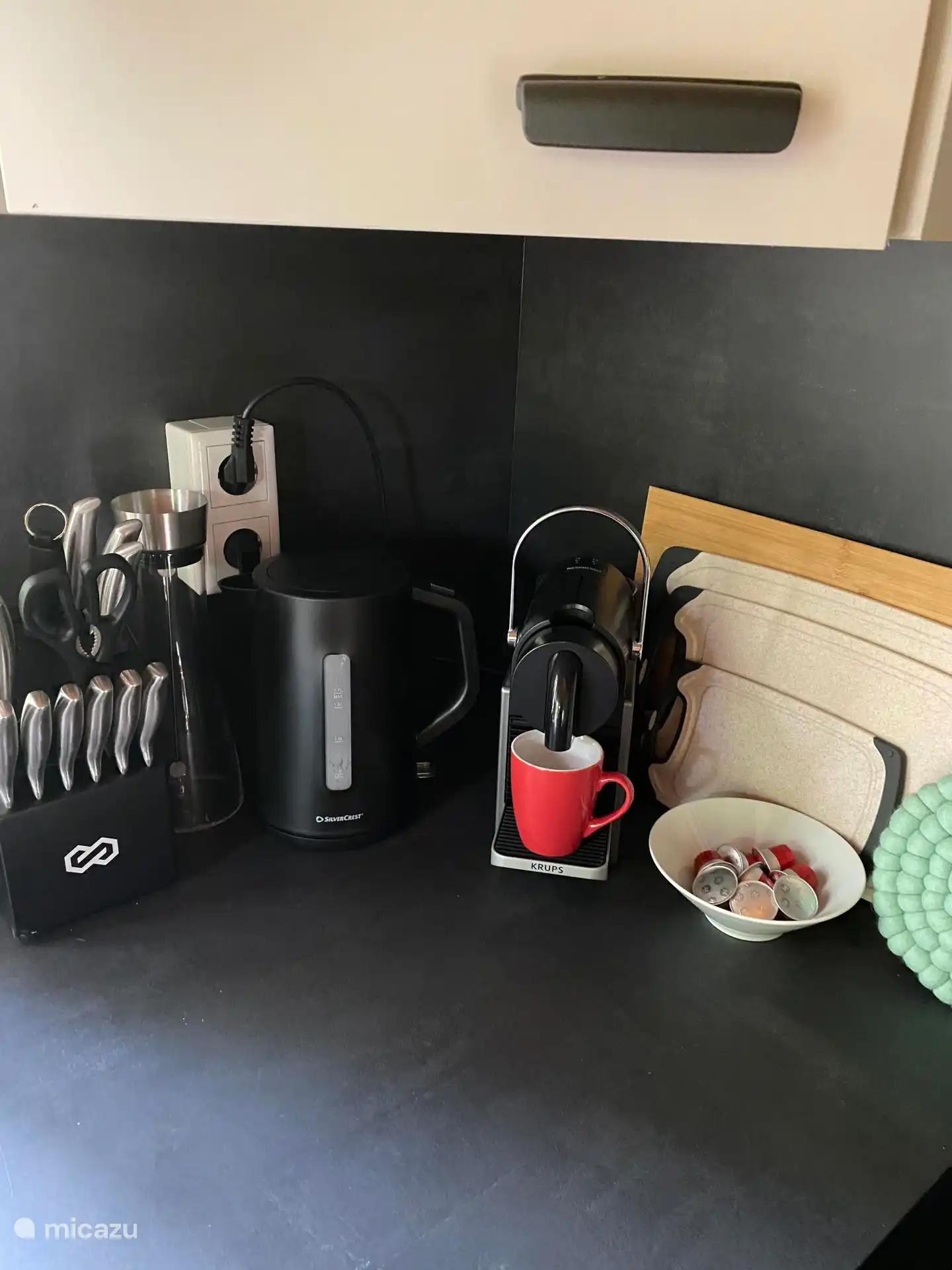 Küche; Nespresso-Maschine