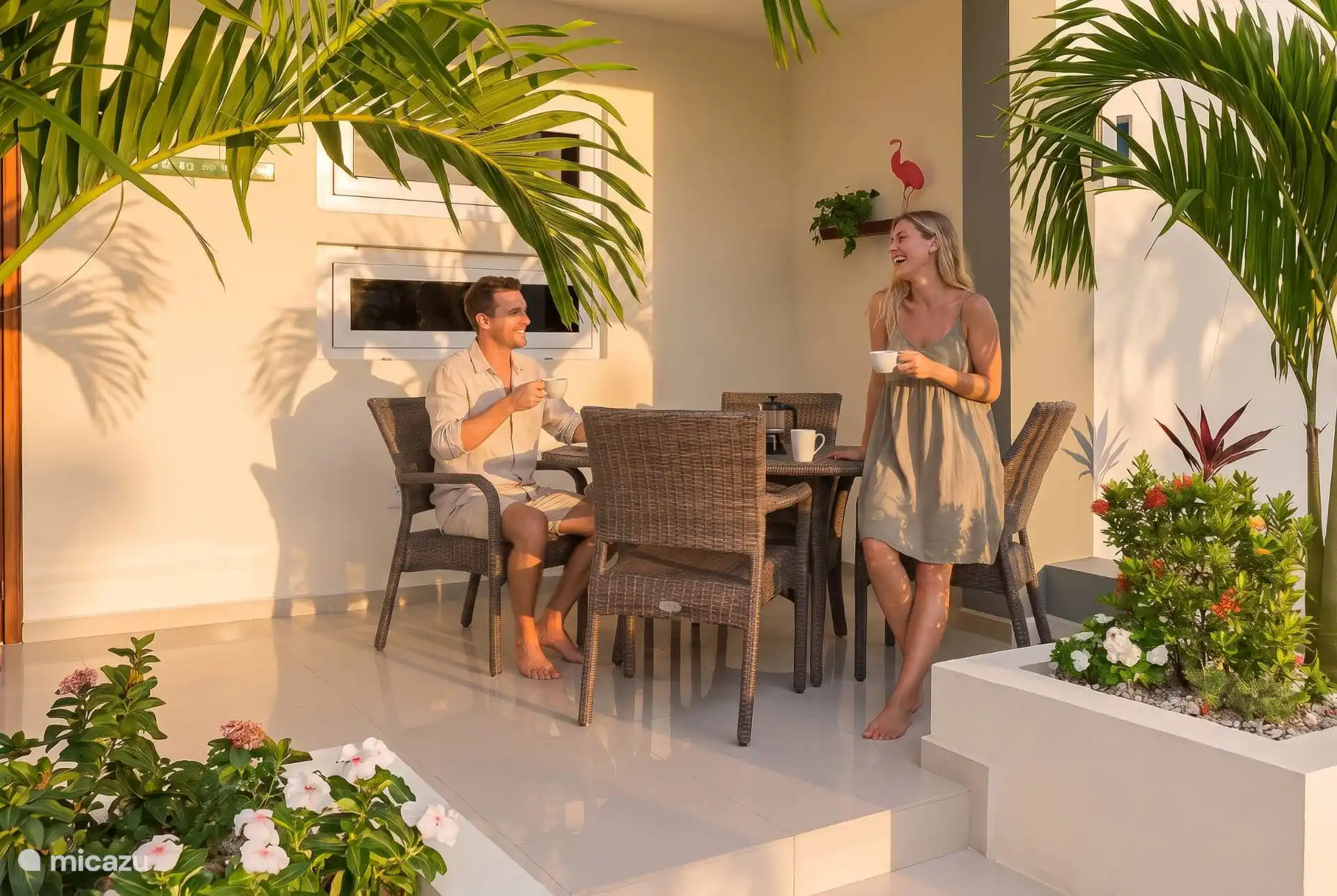 ¡Patio renovado! Un lugar maravilloso para comer y disfrutar del sol.