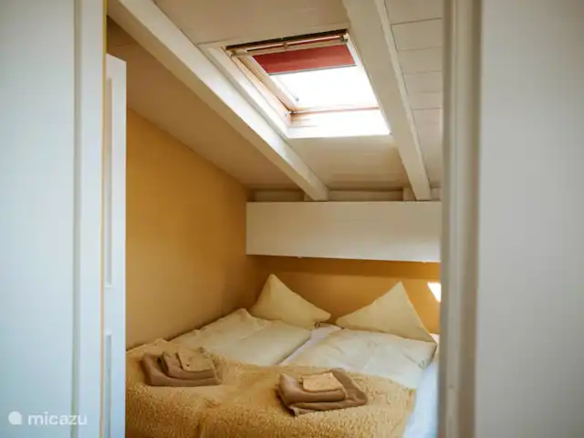 Ático de montaña Tirol en Austria, Tirol, Axams - apartamento Dormitorio pequeño con grandes ventanales