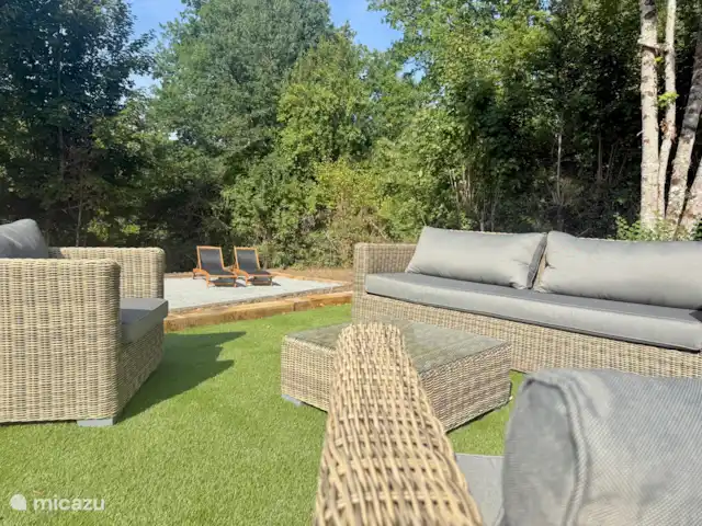 Location de Vacances France, Dordogne, Château-l'Évêque, appartement -  Pumbaa 8 min. du centre de Périgueux Terrasse lounge