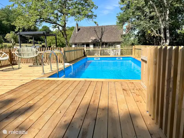Location de Vacances France, Dordogne, Château-l'Évêque, appartement -  Pumbaa 8 min. du centre de Périgueux Pumbaa avec votre piscine privée et chauffée.