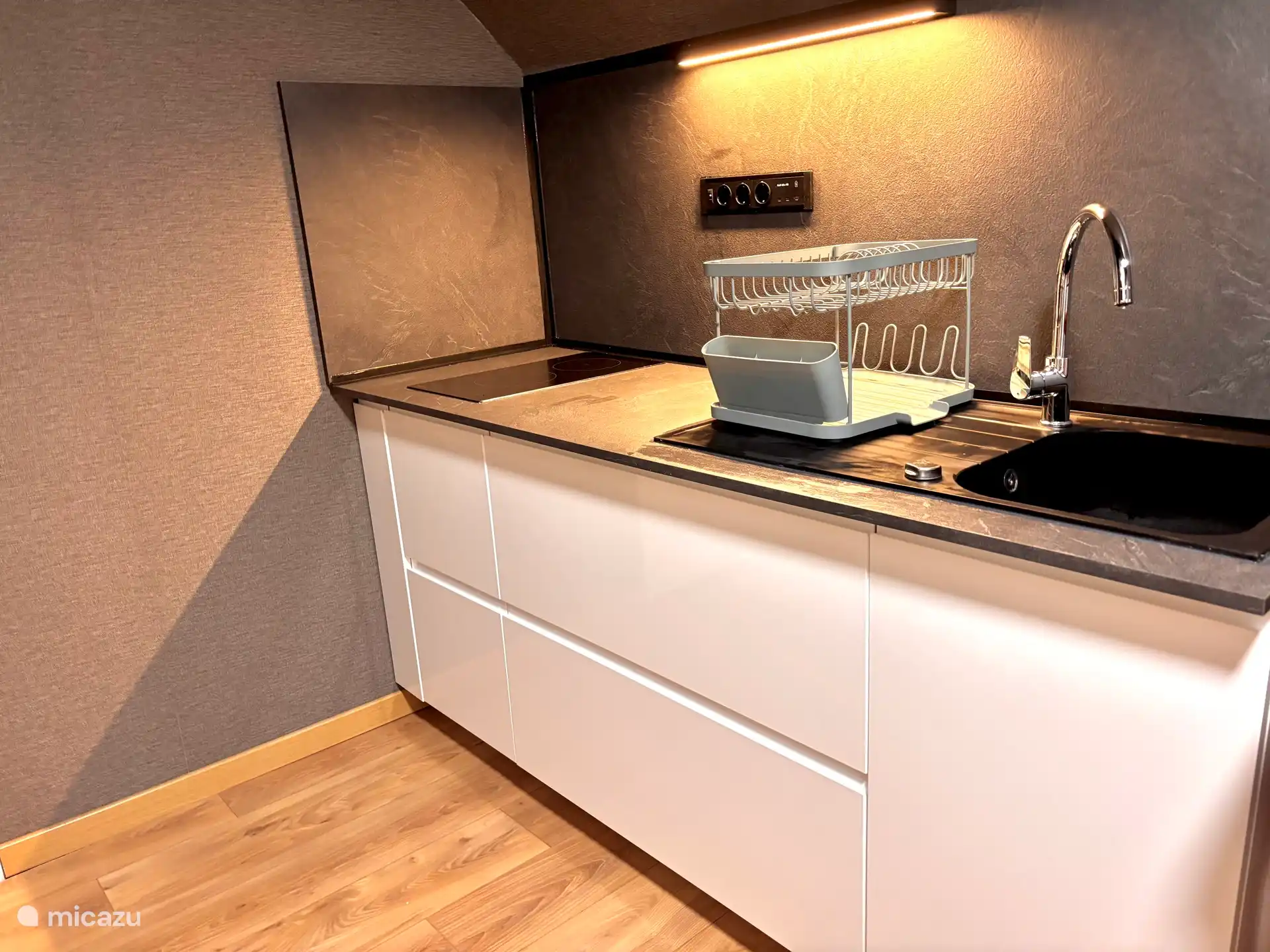 Keuken van het appartement op de eerste verdieping.