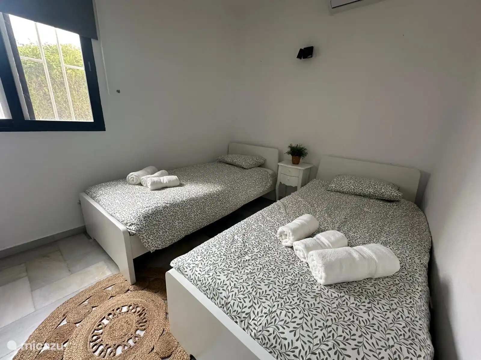 Schlafzimmer 1