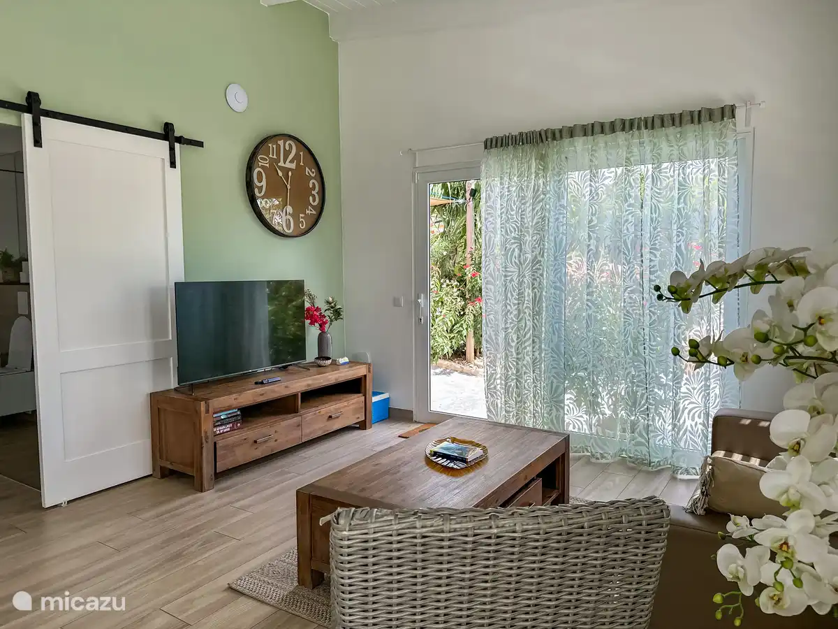 Wohnzimmer mit Smart-TV