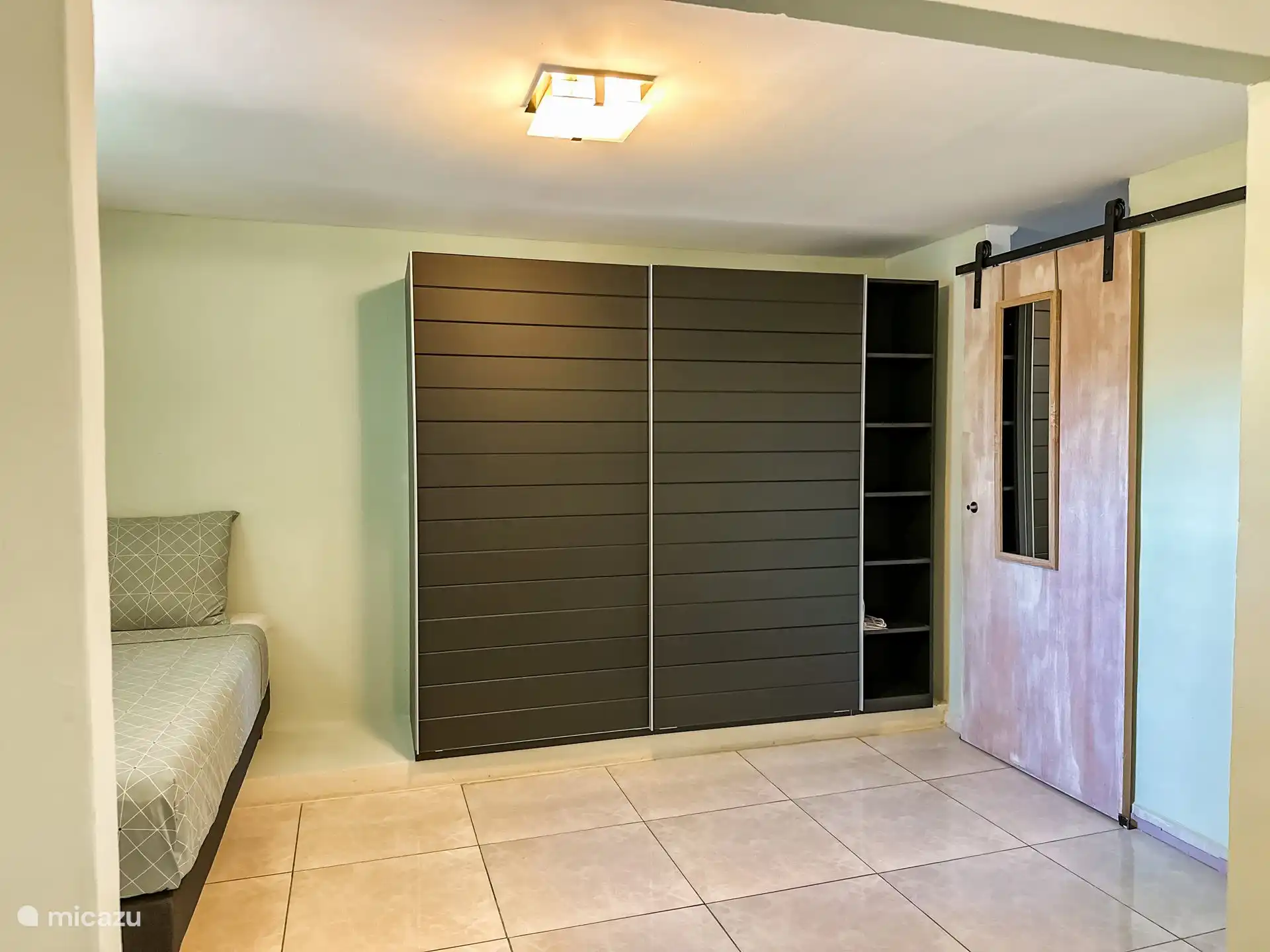 Bedroom with extra single bed