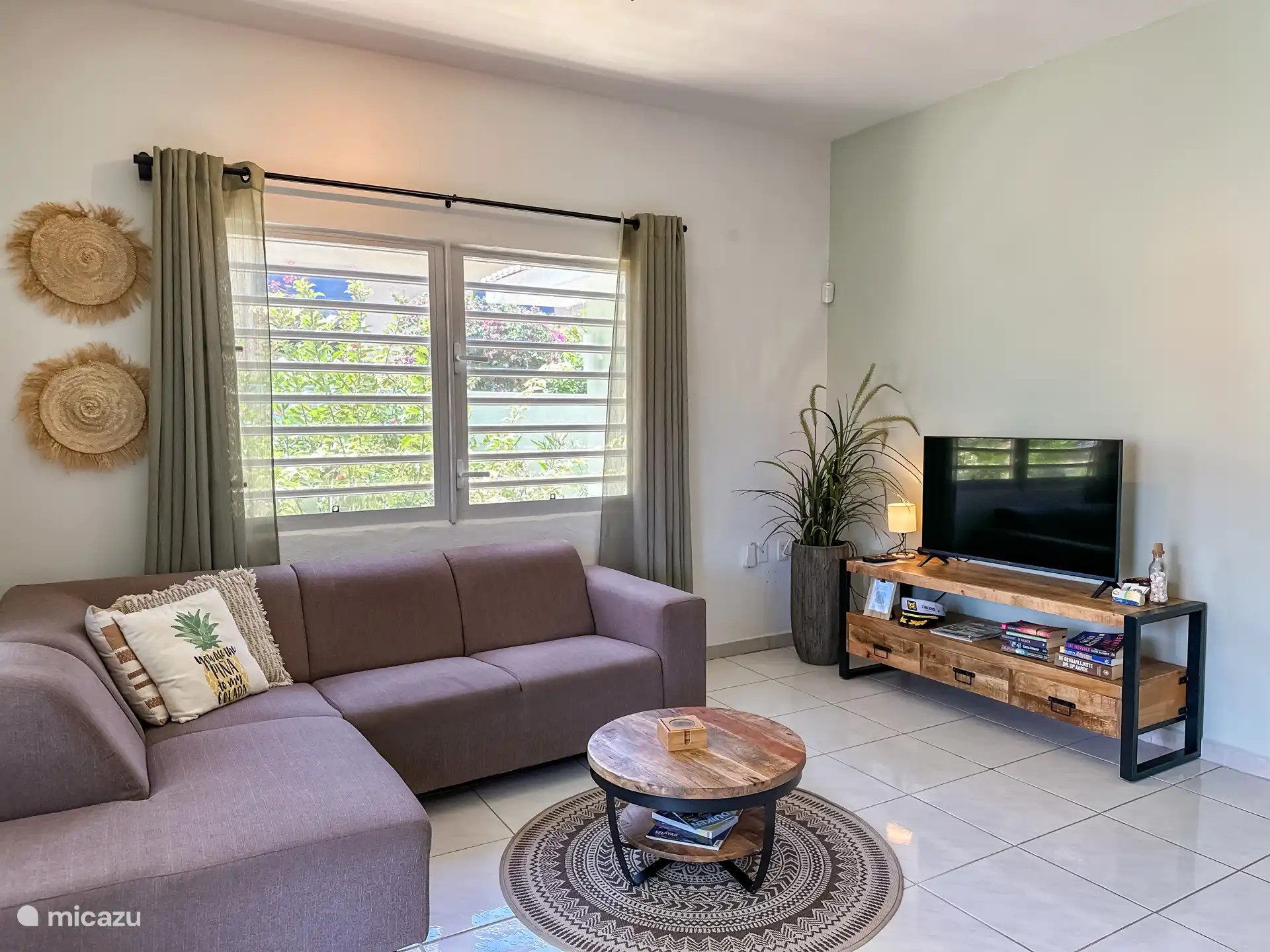 Woonkamer met smart tv
