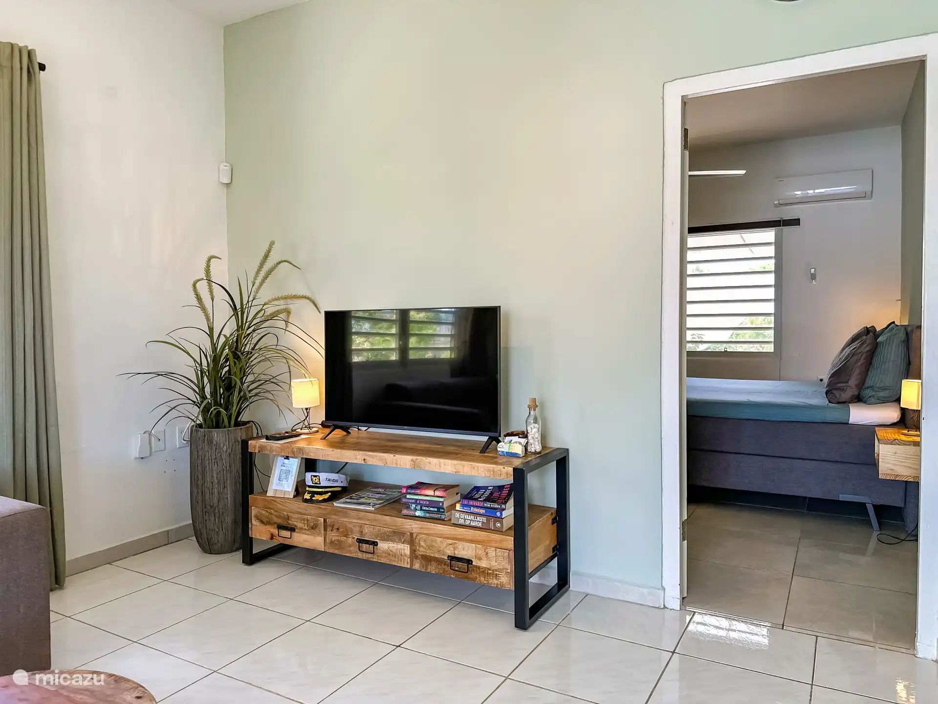 Woonkamer met smart tv