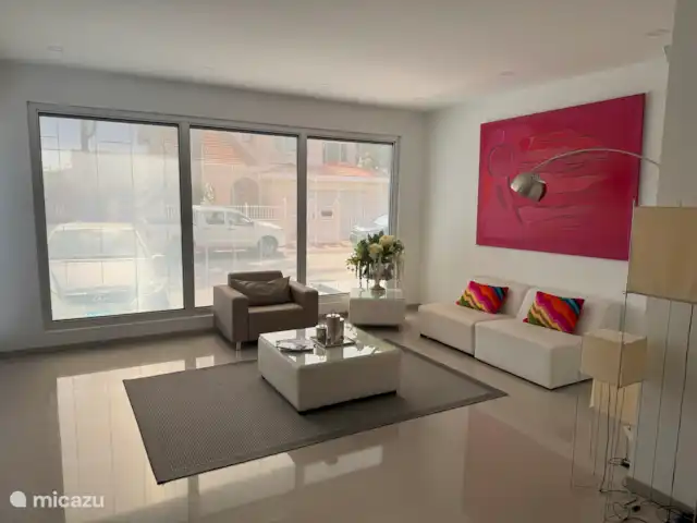 Blissful Bubali Apartment | Aruba, Nord, Bubali - appartement Salon spacieux et confortable avec de nombreuses options d’intimité
