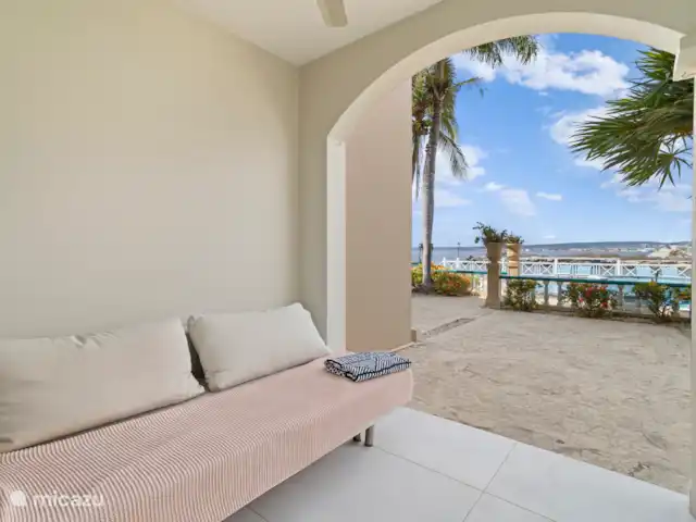 Port Bonaire - Piscina, mar y tienda de buceo en Bonaire, Bonaire, Kralendijk - apartamento Terraza exterior