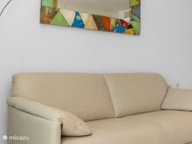 Port Bonaire - Piscina, mar y tienda de buceo en Bonaire, Bonaire, Kralendijk - apartamento Salón