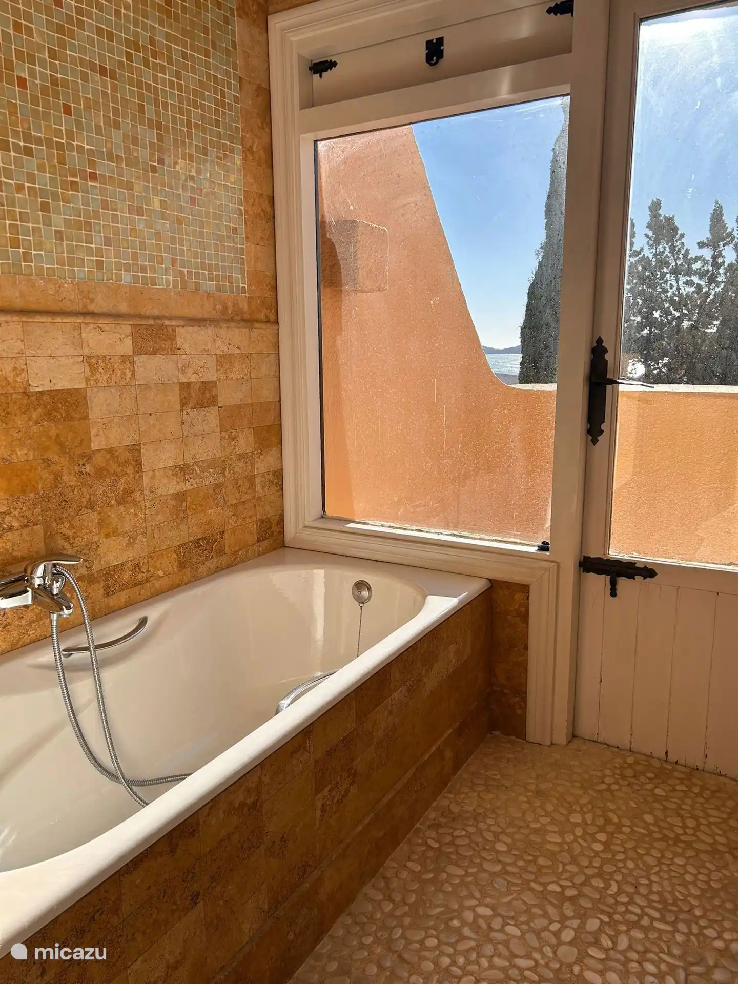 Salle de bain chambre principale 1