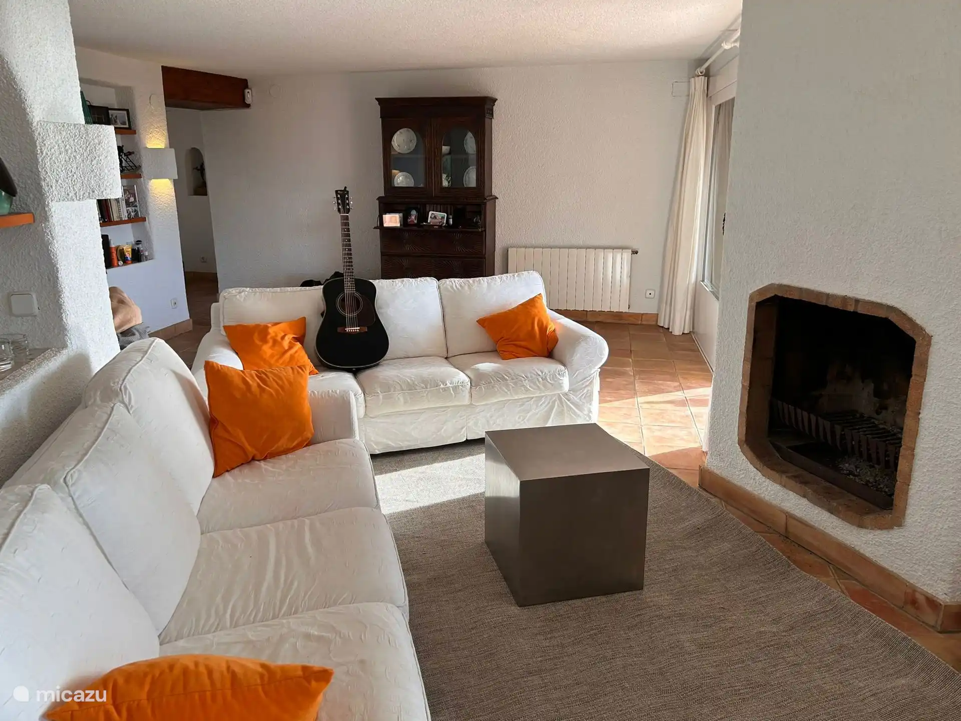 Salon avec cheminée