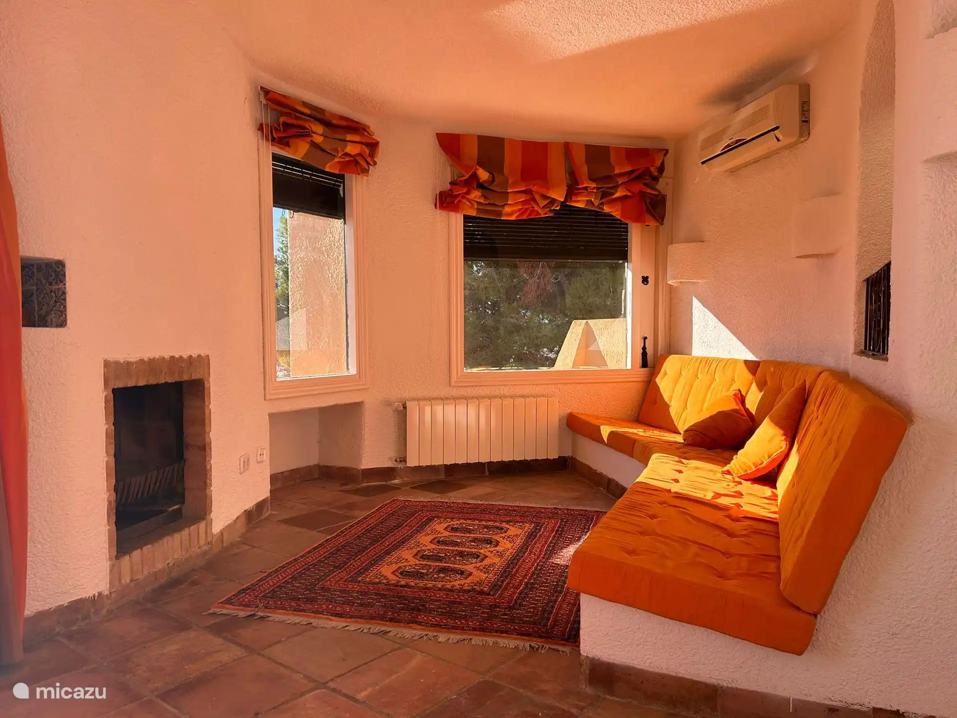 Salon quatrième étage 1 avec salle de bain privée