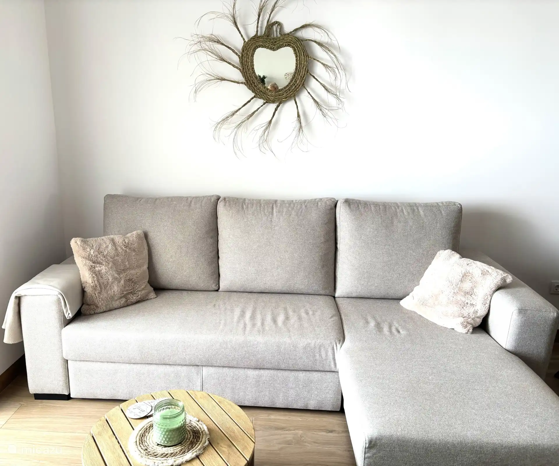 Wohnzimmer mit Sofa