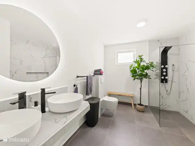 Villa Salu huren in Curaçao, Banda Ariba (oost), Jan Thiel - villa Master badkamer