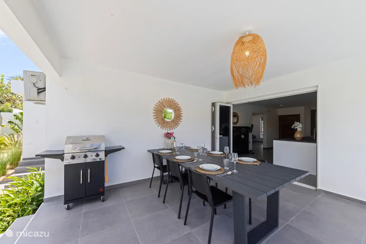 Super schöne Veranda für gemütliche Abendessen