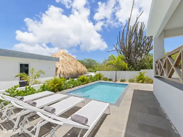 Villa Salu huren in Curaçao, Banda Ariba (oost), Jan Thiel - villa Heerlijk prive zwembad met zonnebedjes