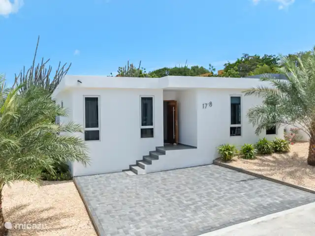 Villa Salu huren in Curaçao, Banda Ariba (oost), Jan Thiel - villa Voorkant villa