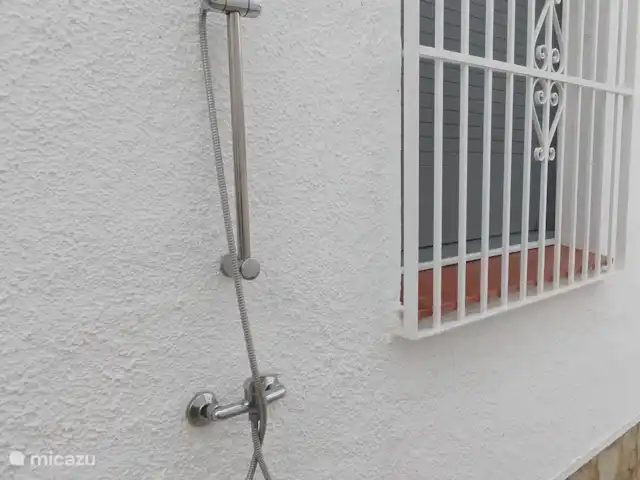 Casa Leo | Espagne, Costa Brava, Empuriabrava - maison de vacances Douche extérieure