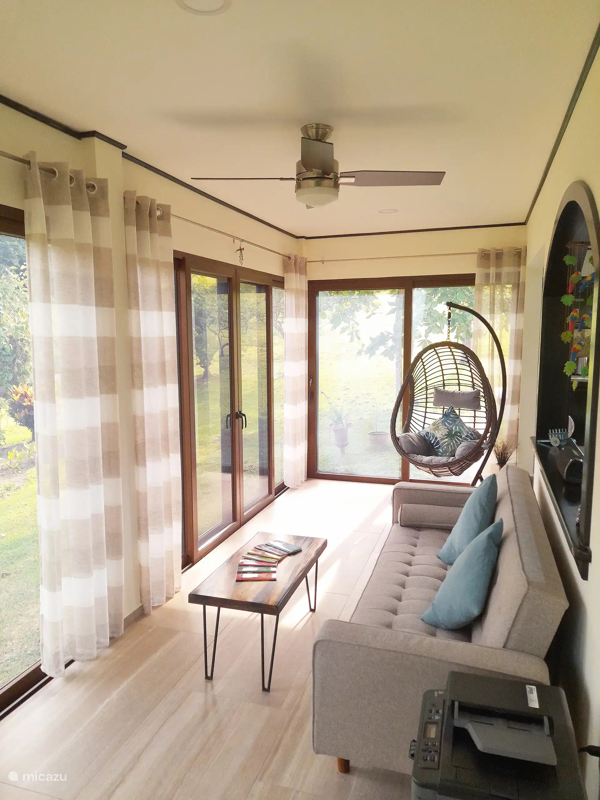 Invernadero con vistas al jardín