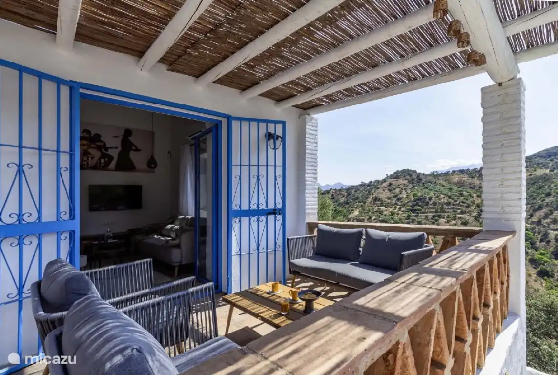 Terras vanaf woonkamer