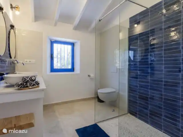 Casa Pájaros Del Este en España, Andalucía, Benamargosa - casa vacacional Baño 1 de 2