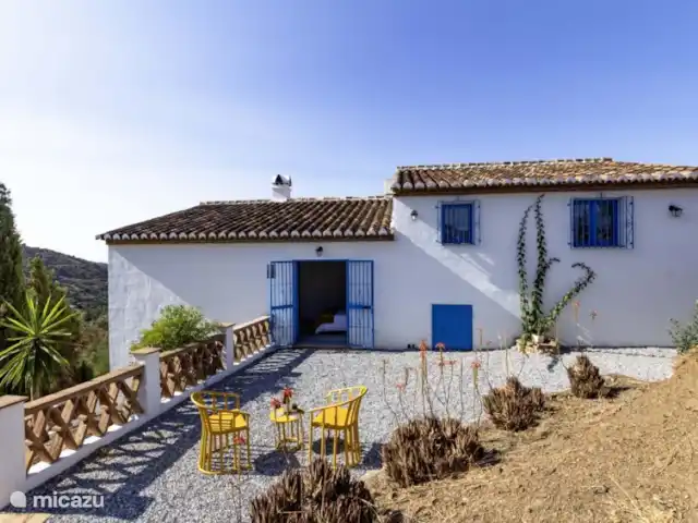 Casa Pájaros Del Este en España, Andalucía, Benamargosa - casa vacacional Parte trasera de la casa,