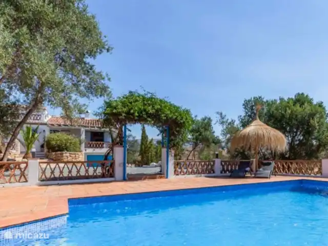 Casa Pájaros Del Este en España, Andalucía, Benamargosa - casa vacacional Piscina