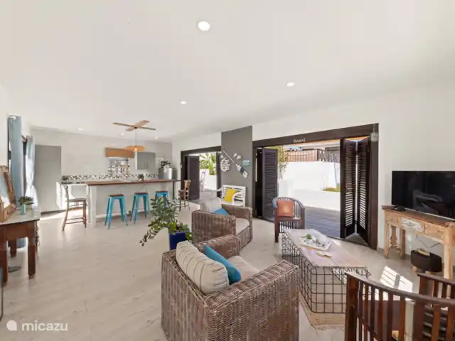 Sea la Vie | Curaçao, Banda Abou (ouest), Big Mountain - maison de vacances À l’intérieur ou à l’extérieur ? Avec les portes-fenêtres, on a toujours l’impression que les deux