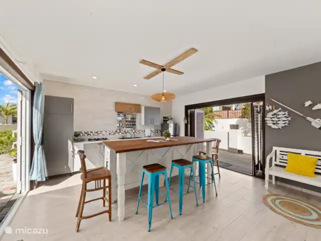 Sea la Vie | Curaçao, Banda Abou (ouest), Big Mountain - maison de vacances Pratique et attrayante – cette cuisine ouverte rend la cuisine relaxante