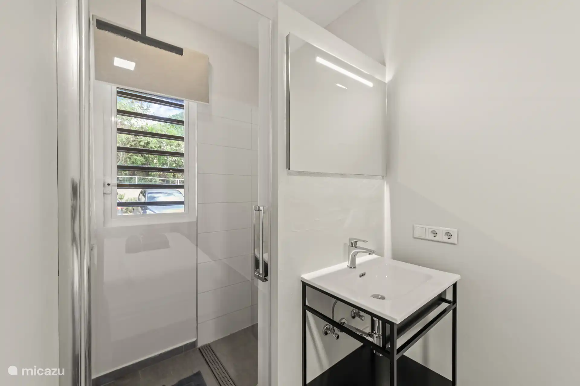 Bathroom second bedroom